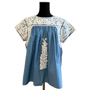 Frances Valentine Short Sleeve Top Blouse Embroidered Florals Blue White Medium